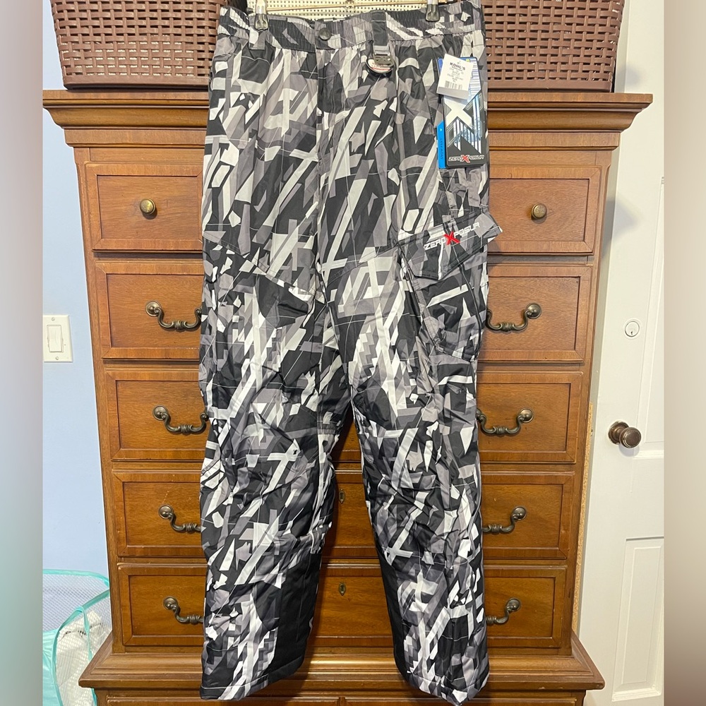 NWT ZeroXposur Snow Pants grey camo boys size XL